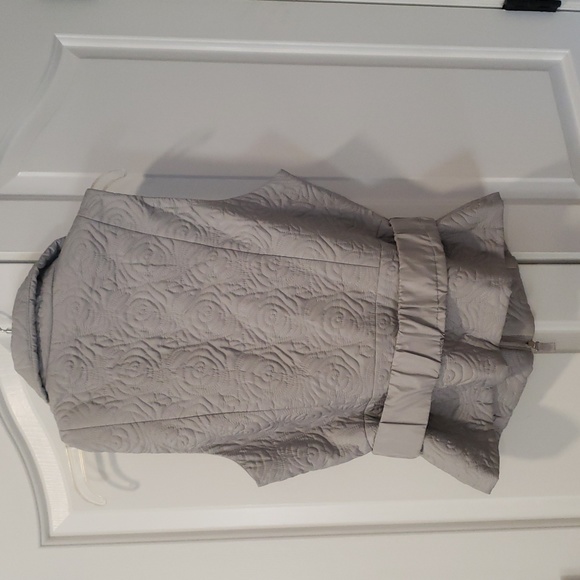 EUC White House Black Market silver vest with ruffle detail. Size M - Picture 4 of 4